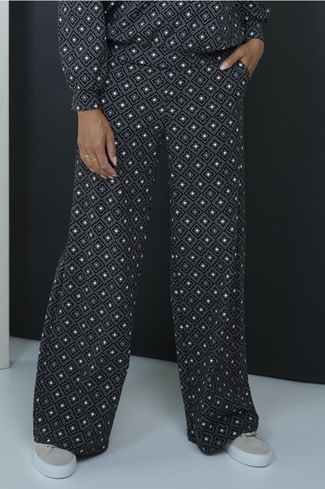 LIZZY 245 0000/0005- BLACK- OFF WHITE